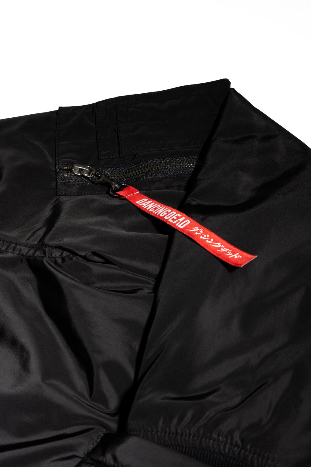 Dancing Dead bomber bande rouge