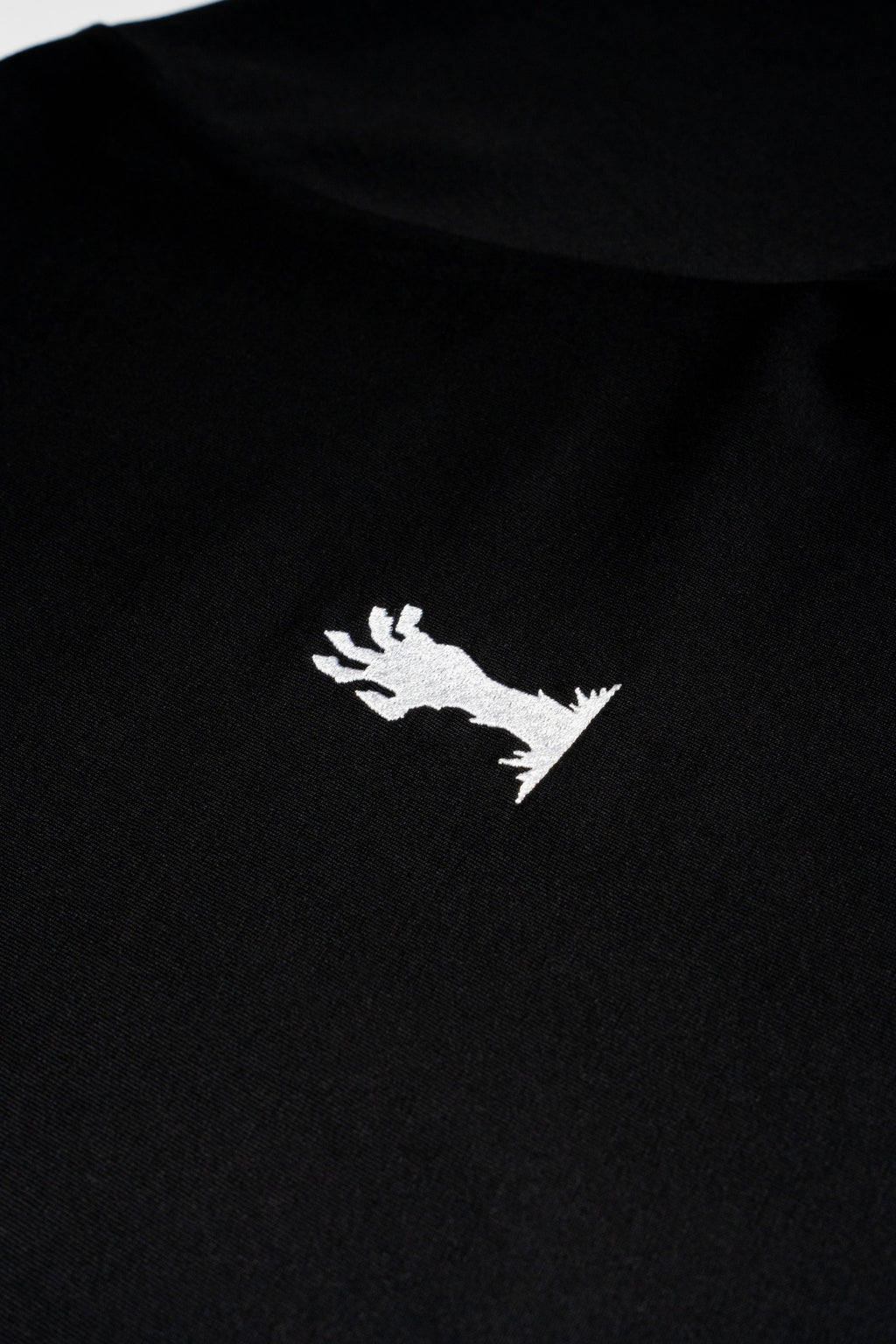 T-shirt Dancing Dead détail de la main