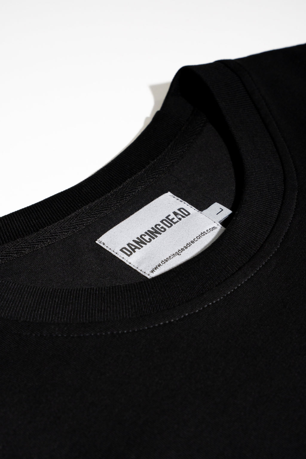 T-shirt Dancing Dead étiquette intérieure